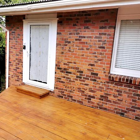 Separate Entry Guest Room With Private Bathroom In Forrest Hill Auckland Exterior foto